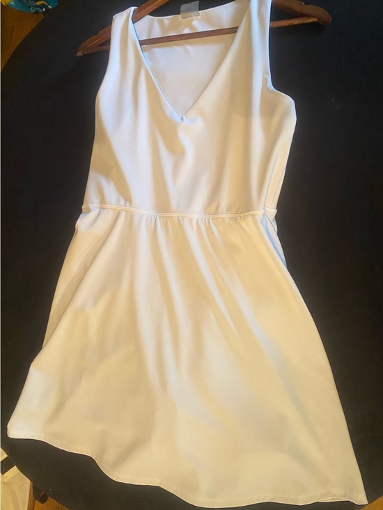 CALIA by Carrie Underwood Dresses & Skirts - CALIA by Carrie Underwood White Sleeveless V-Neck Athletic Dress